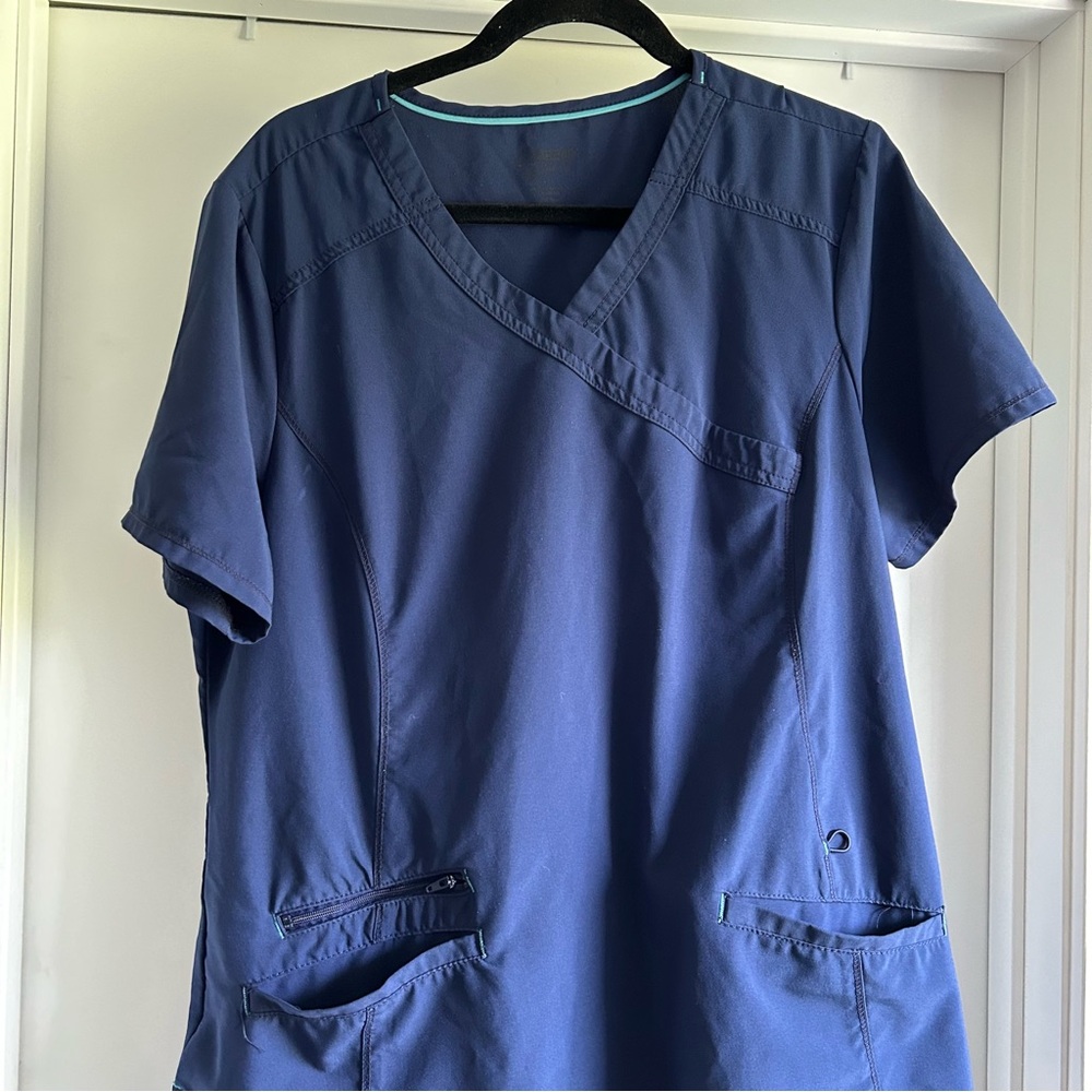 (5 for $20) Ladies Scrubstar Top Sz L.